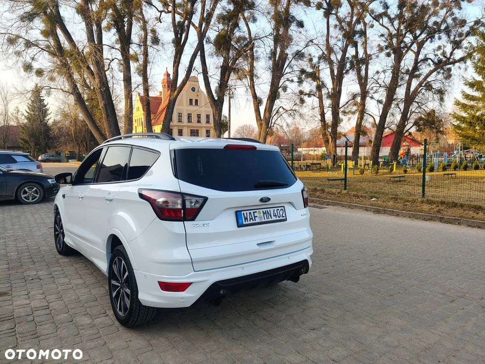 Ford Kuga 1.5 EcoBoost 2x4 ST-Line - 19