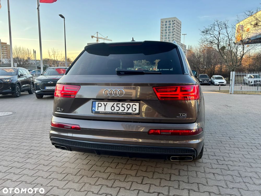Audi Q7 - 11