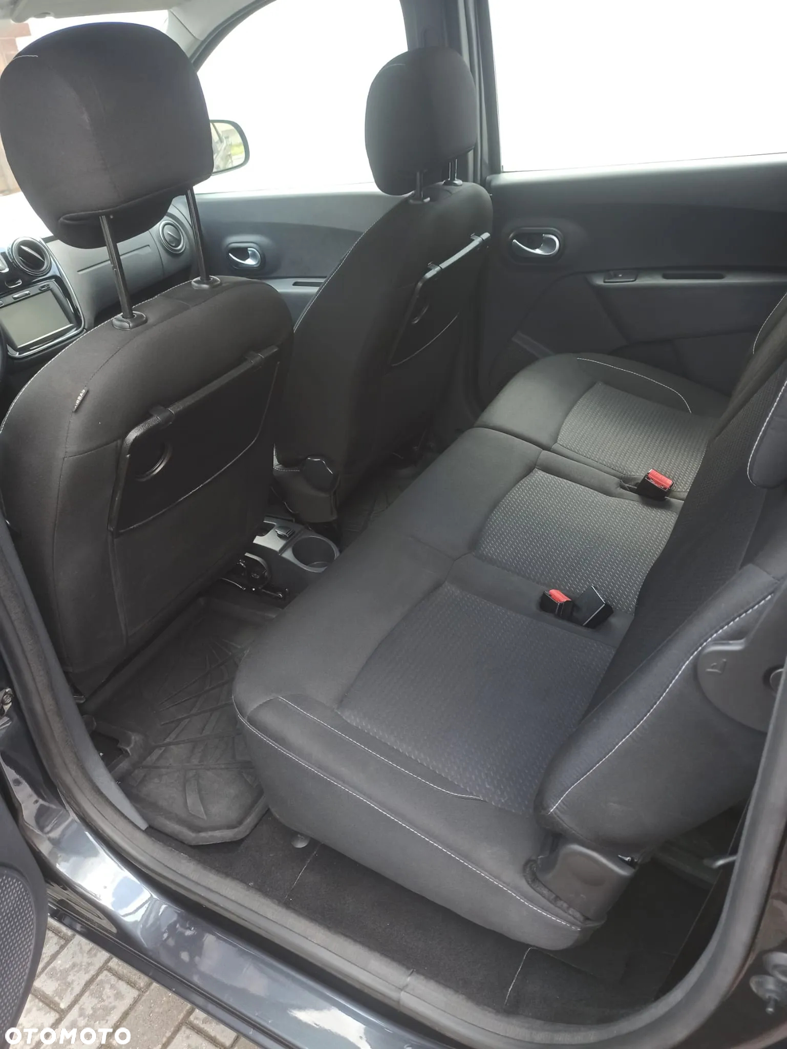 Dacia Lodgy 1.6 SCe Laureate S&S - 6