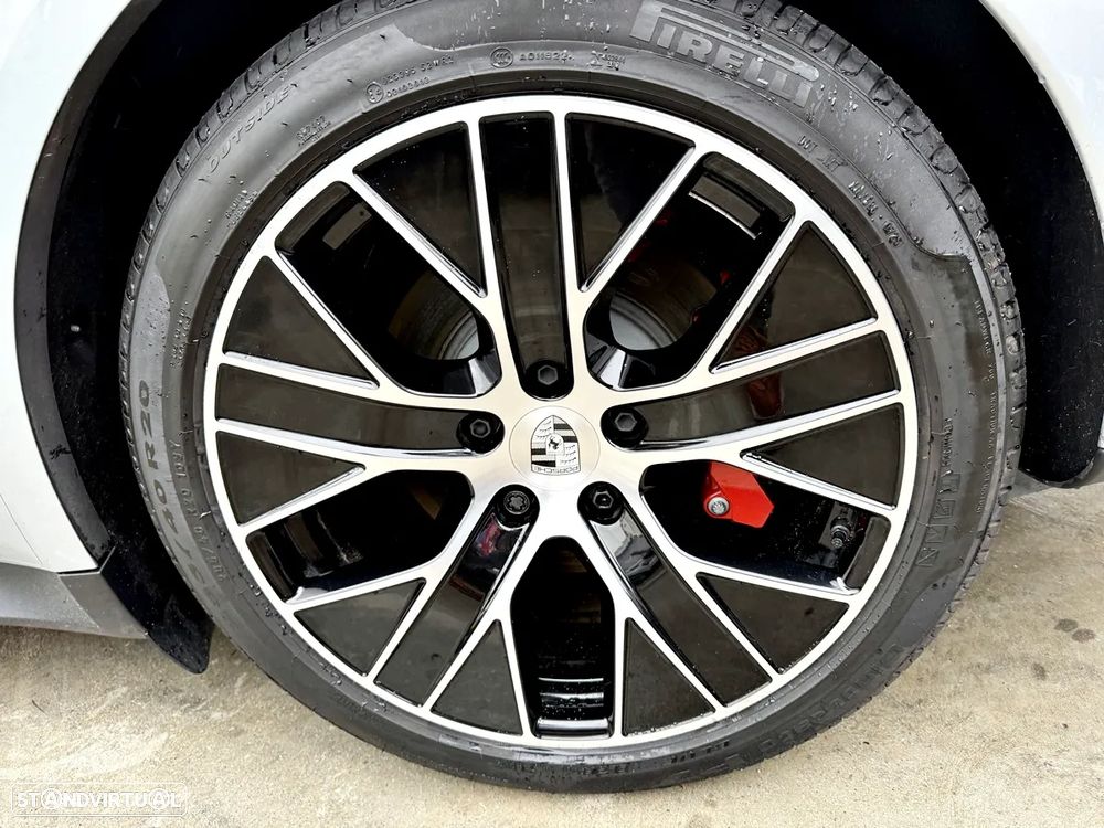 Porsche Taycan 4S - 48