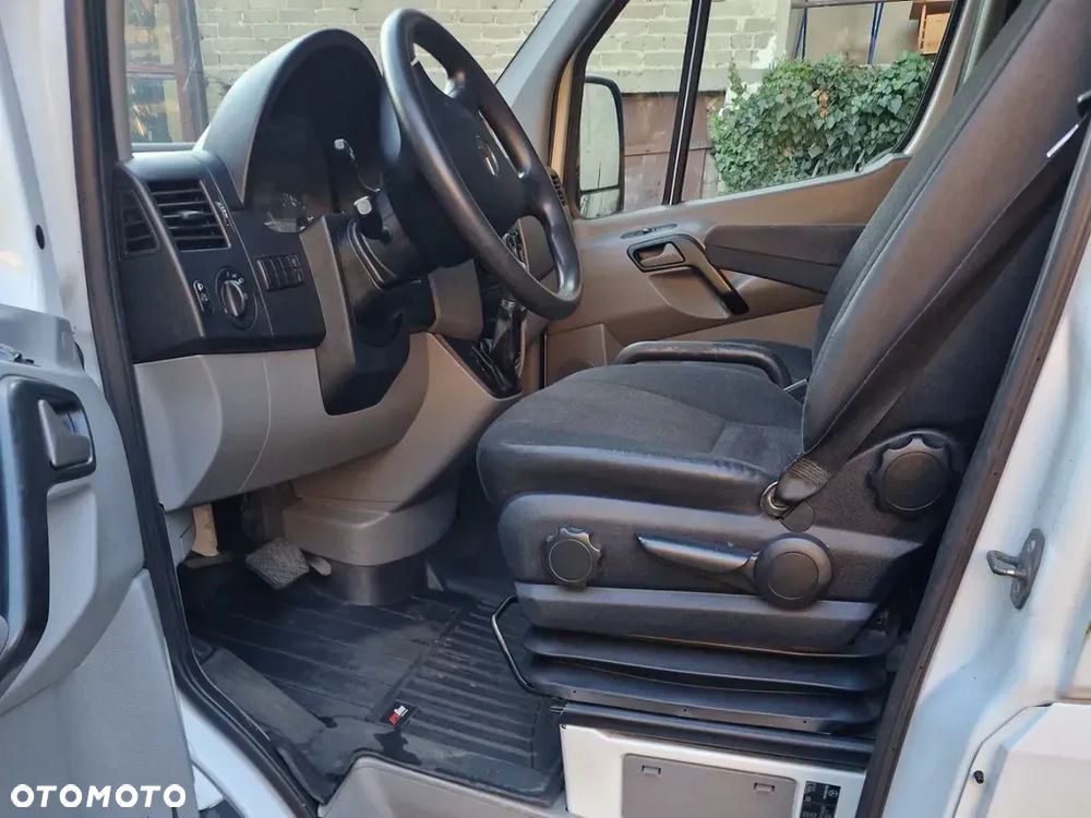 Mercedes-Benz Sprinter - 13