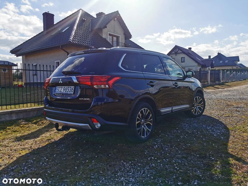 Mitsubishi Outlander 2.0 Intense + Navi 4WD CVT - 25