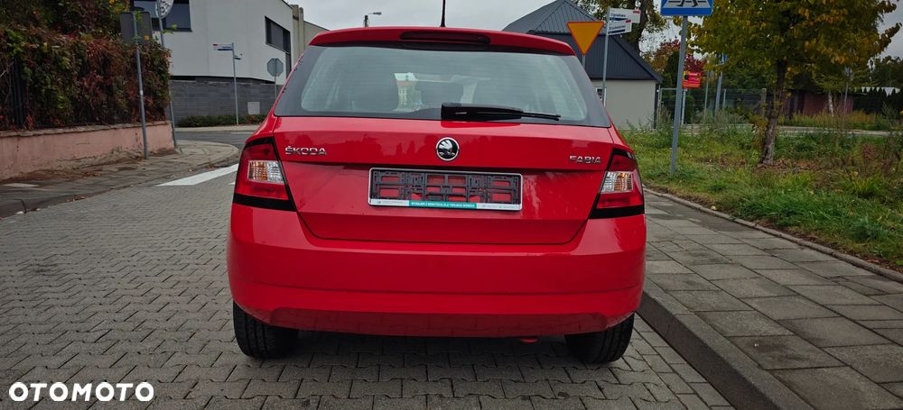 Skoda Fabia 2017 photo 5