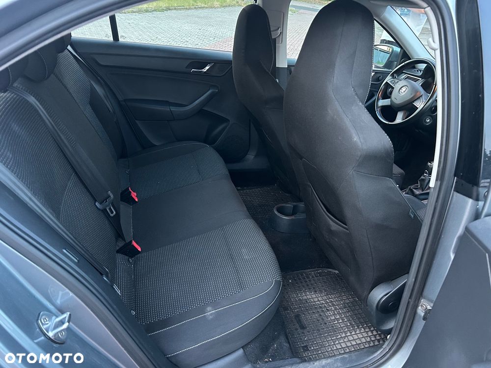 Skoda RAPID 1.2 TSI Ambition - 13