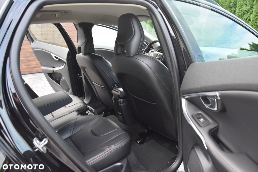 Volvo V40 Cross Country D2 Geartronic Summum - 19