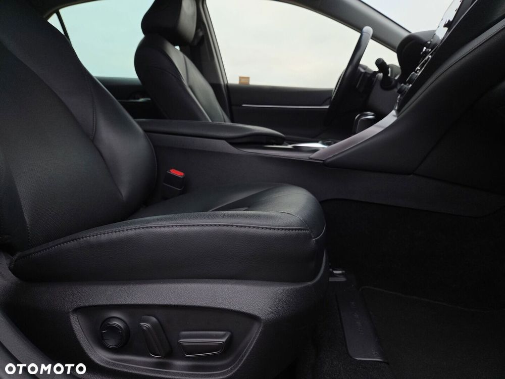 Toyota Camry 2.5 Hybrid Executive CVT - 10