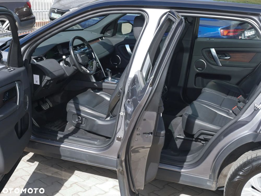 Land Rover Discovery Sport P300e SE - 12
