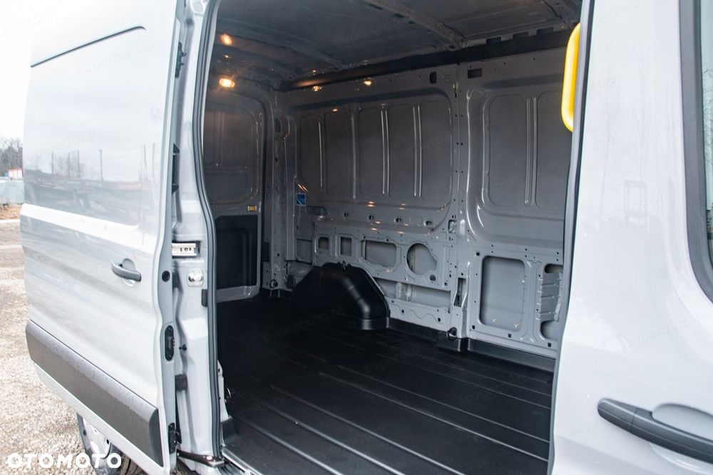Ford Transit 350 L3H2 Trend A8 2.0 130KM - 17