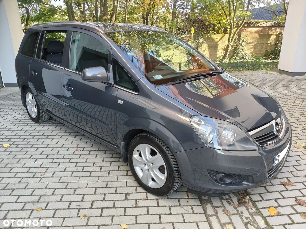 Opel Zafira 1.6 Cosmo - 29