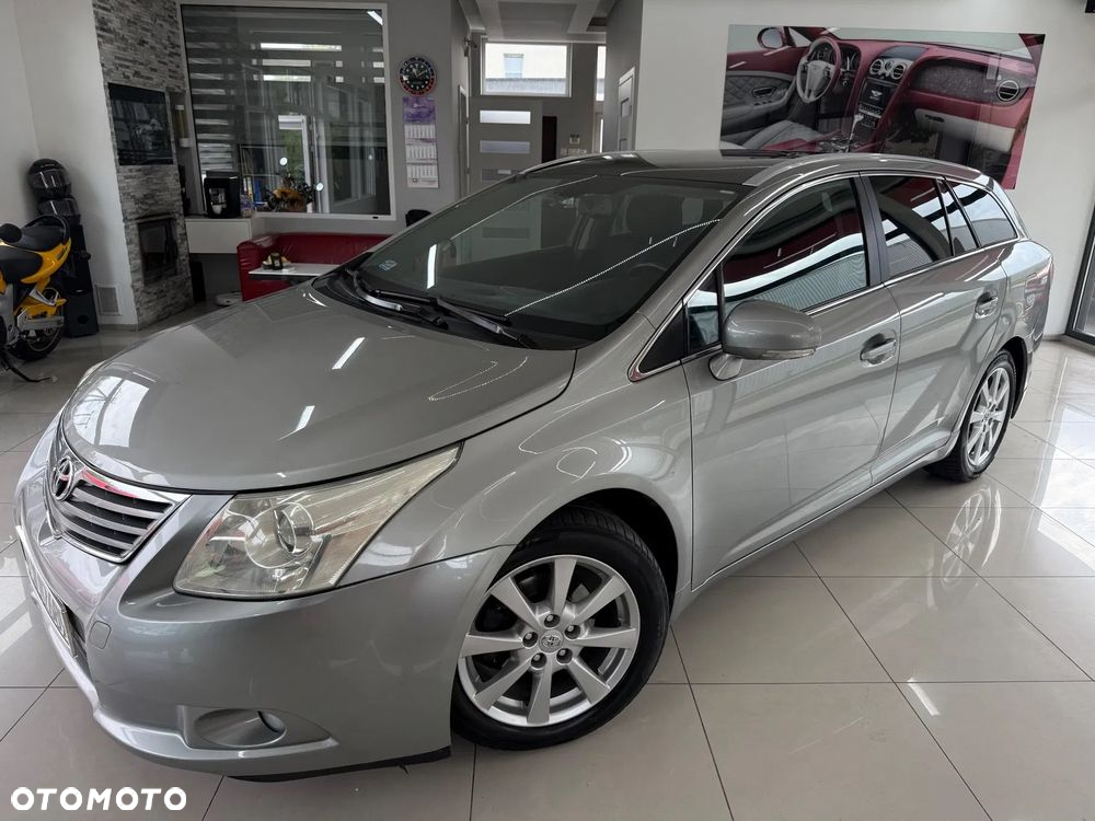 Toyota Avensis 2.0 D-4D Luna - 2