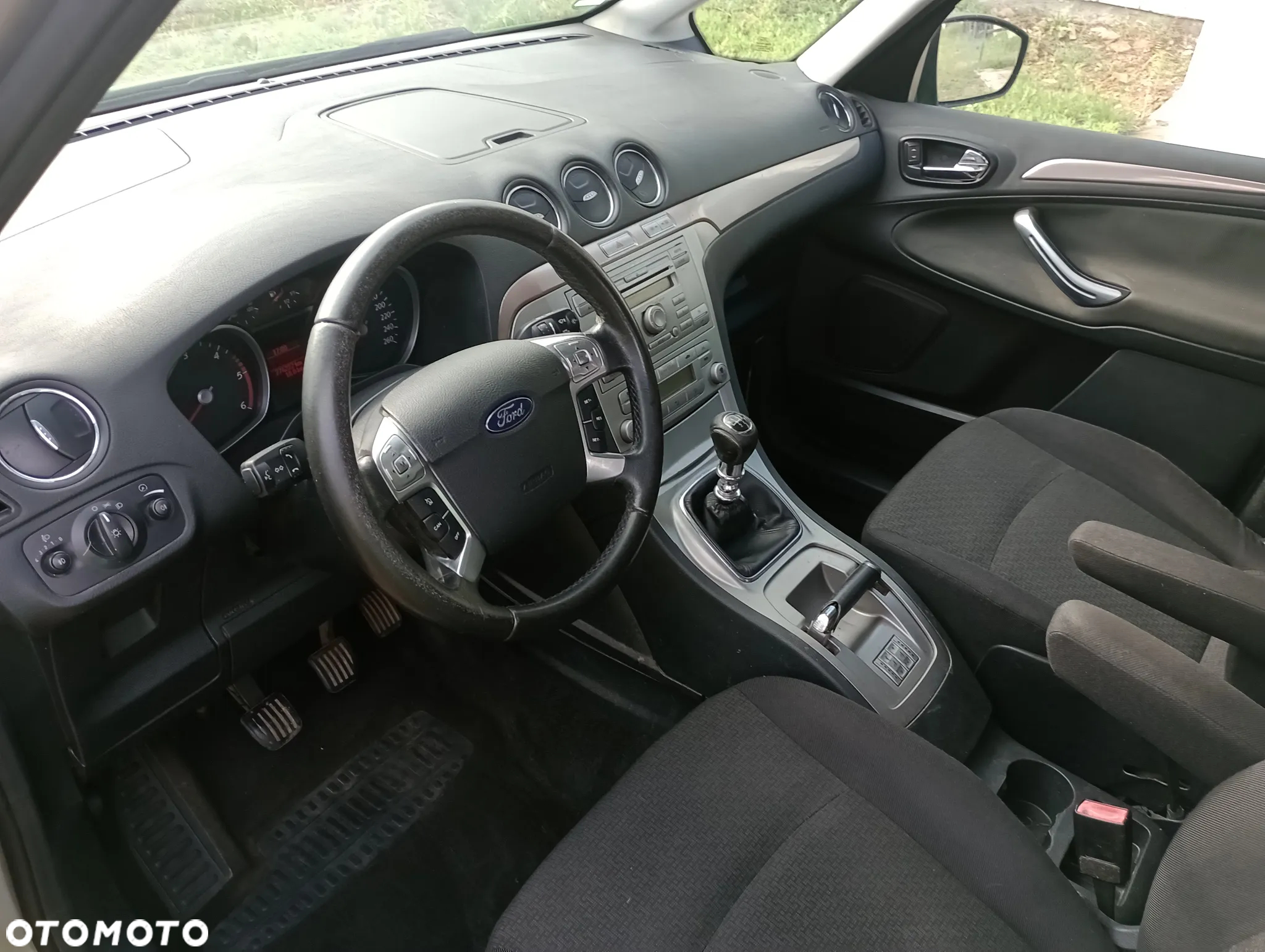 Ford Galaxy - 10