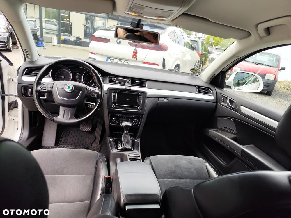 Skoda Superb 2.0 TDI Elegance DSG - 39