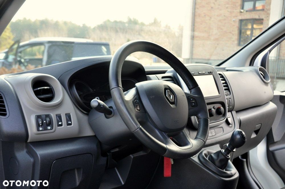 Renault Trafic - 23