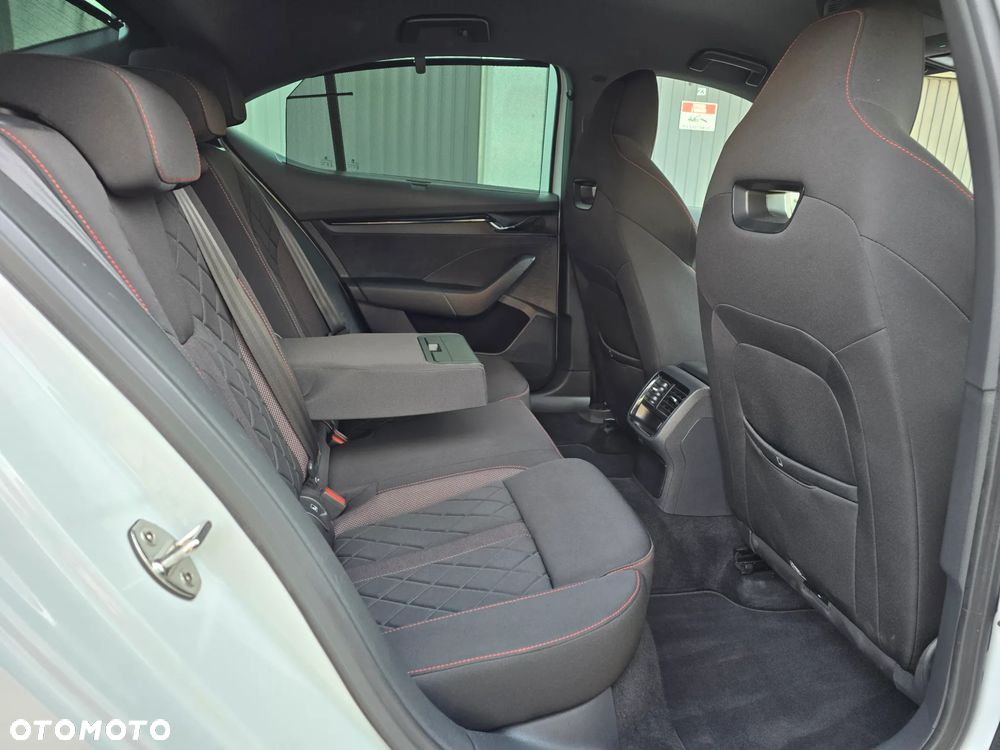 Skoda Octavia 2.0 TSI RS - 22