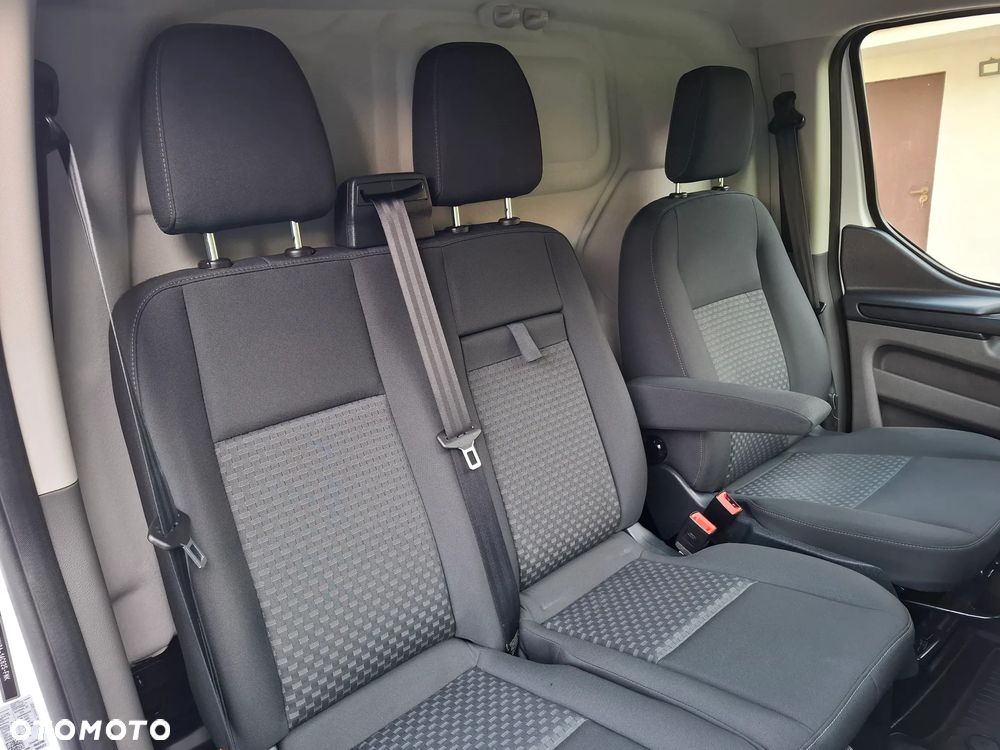 Ford TRANSIT CUSTOM - 16