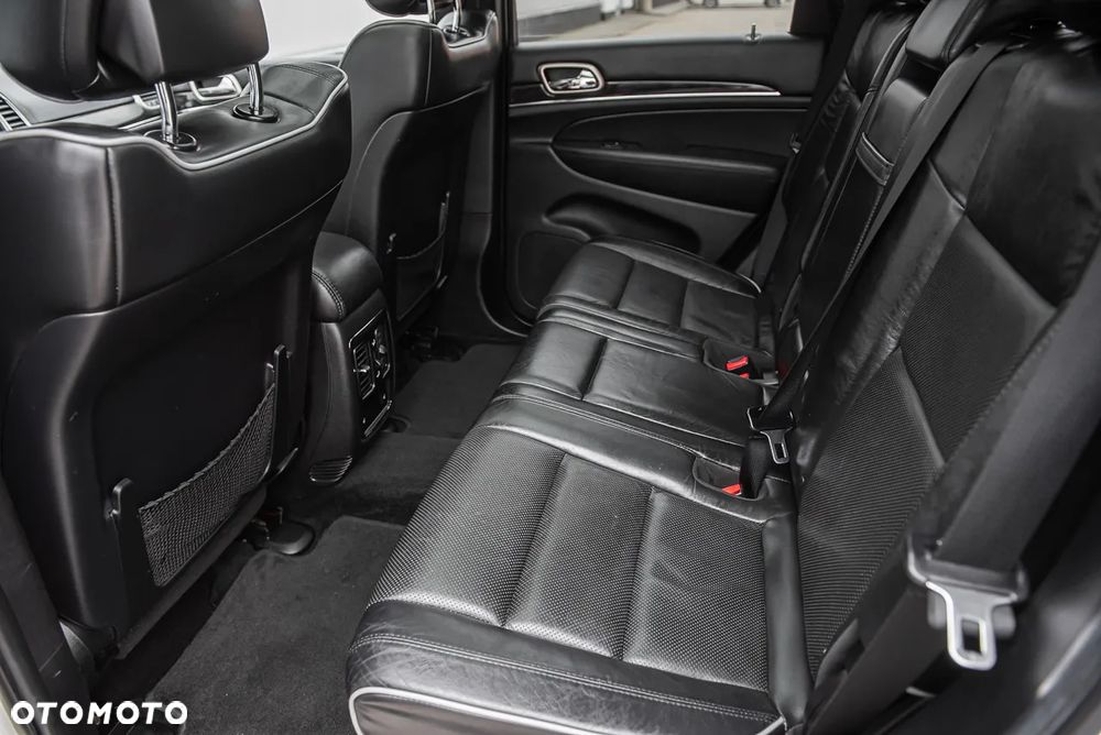 Jeep Grand Cherokee - 28