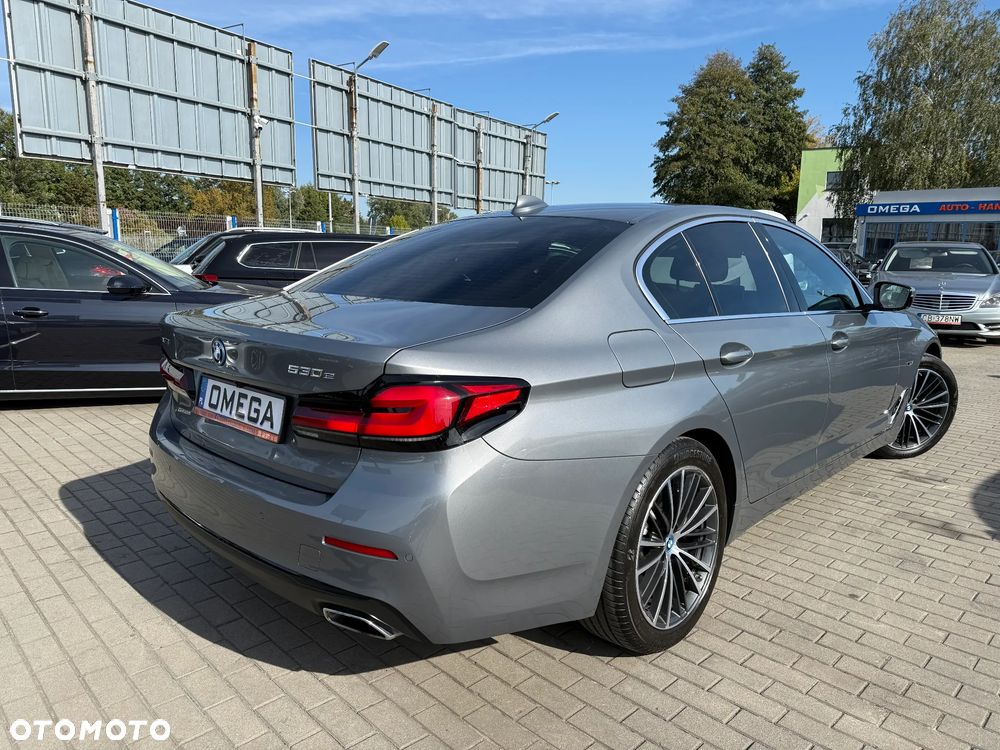 BMW Seria 5 530e xDrive M Sport Edition - 2