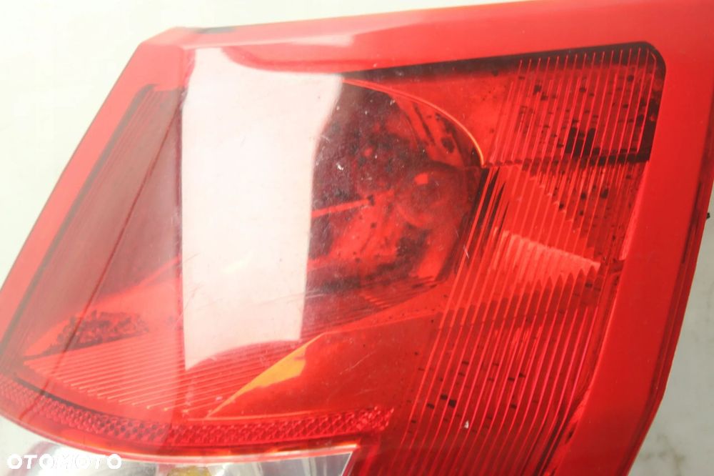 LAMPA PRAWY TYŁ CHRYSLER 300 I 300C KOMBI 2006R- - 4