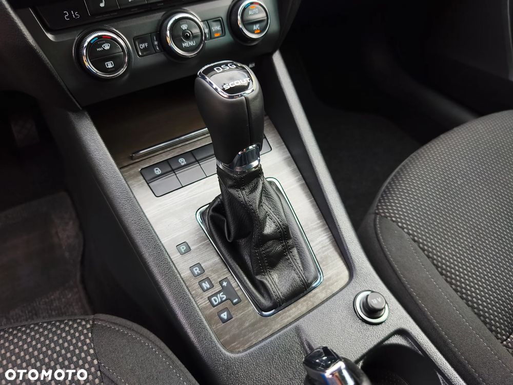 Skoda Octavia 2.0 TDI 4x4 DSG Scout - 33