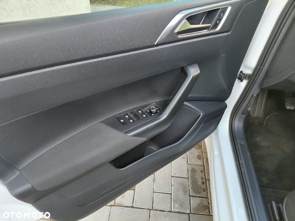 Volkswagen Polo - 28