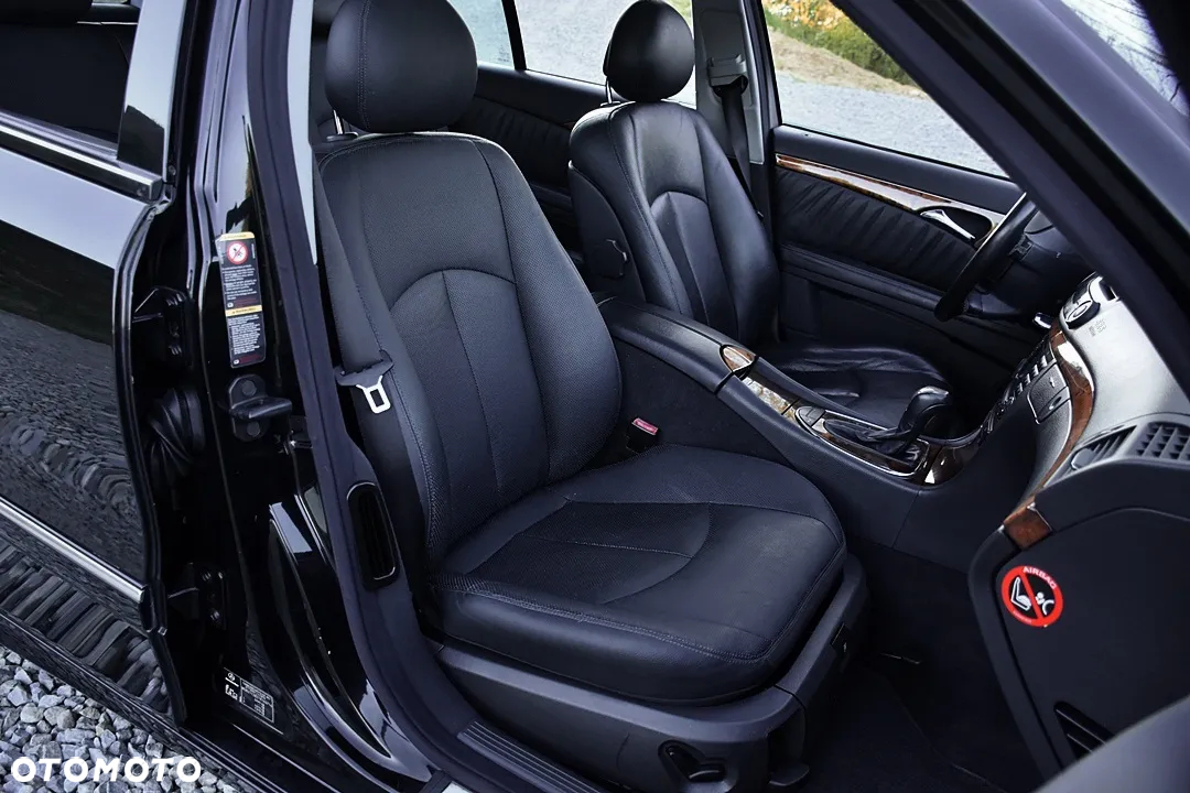 Mercedes-Benz Klasa E 320 4-Matic T Avantgarde - 32