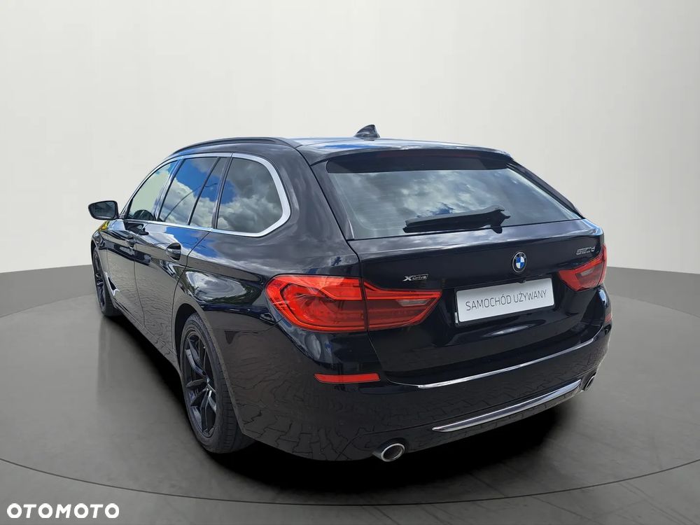 BMW Seria 5 520d xDrive Luxury Line - 6