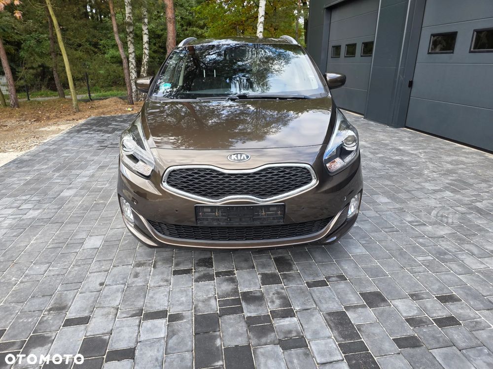 Kia Carens - 3