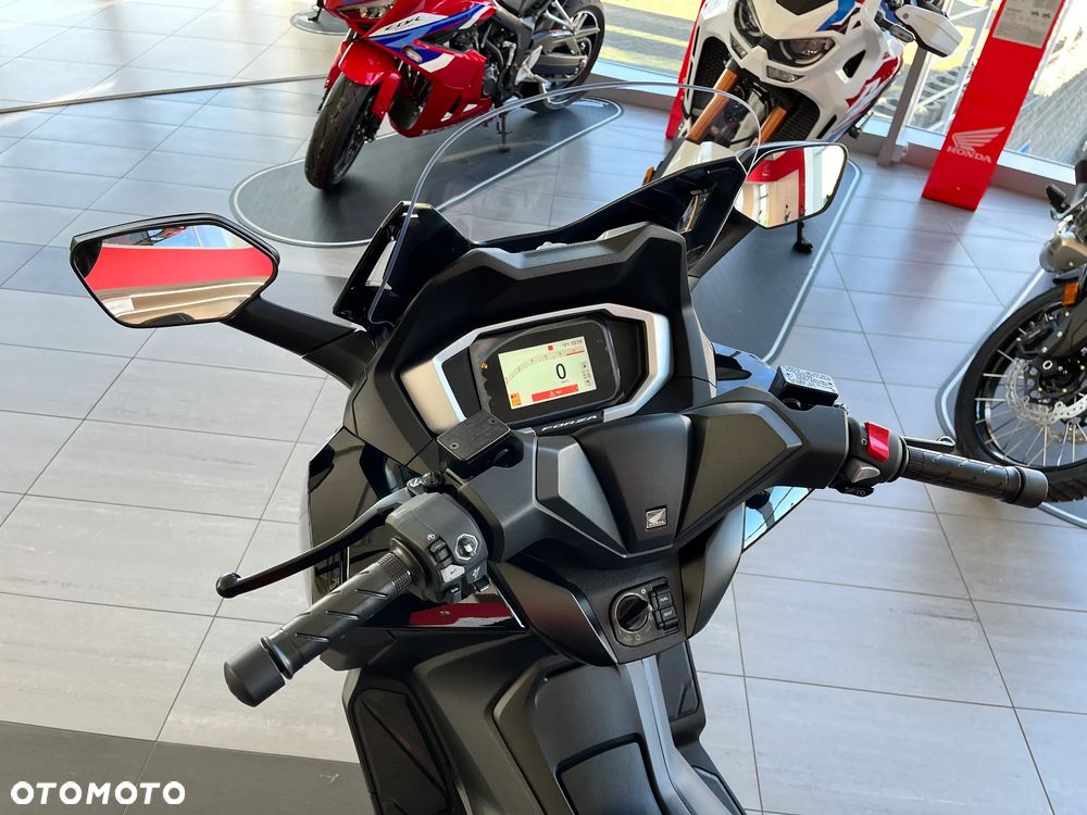 Honda NSS - 11