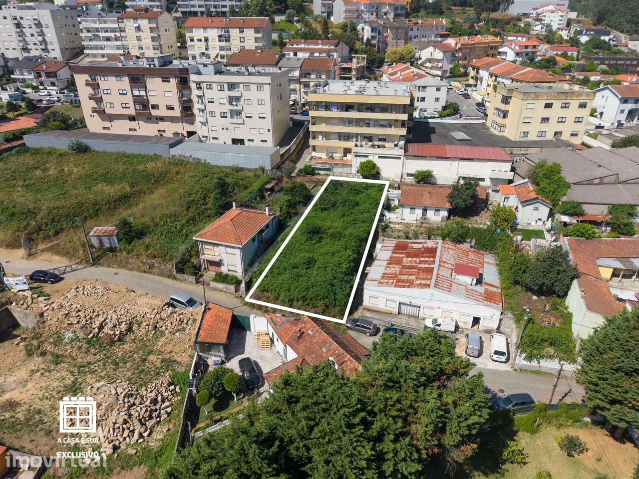 Terreno urbano em Oliveira do Douro, V. N. Gaia - Grande imagem: 4/25