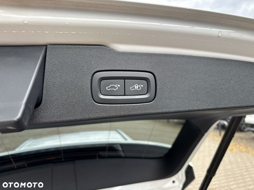 Volvo V60 Cross Country Pro B4 D AWD - 22
