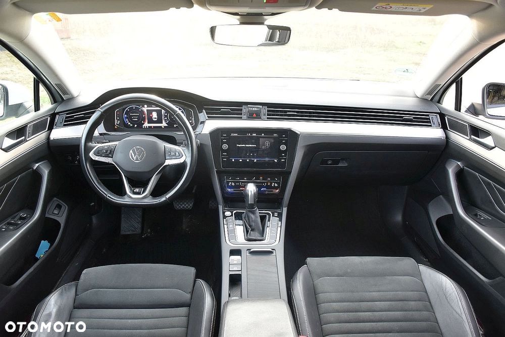 Volkswagen Passat Variant 2.0 TDI SCR DSG 4Motion Elegance - 27