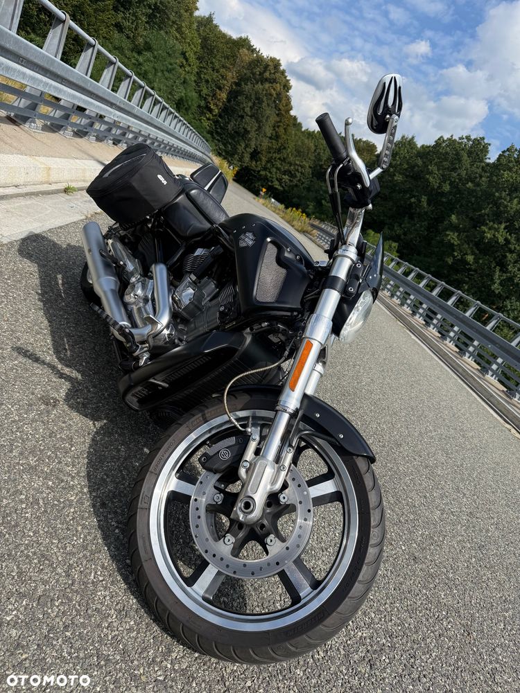 Harley-Davidson V-Rod Muscle - 11