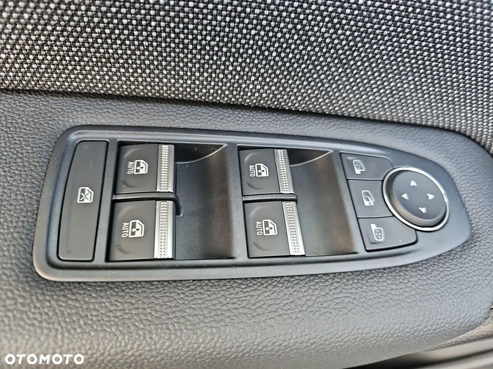 Renault Captur 1.6 E-TECH Full Hybrid 145 Techno - 28