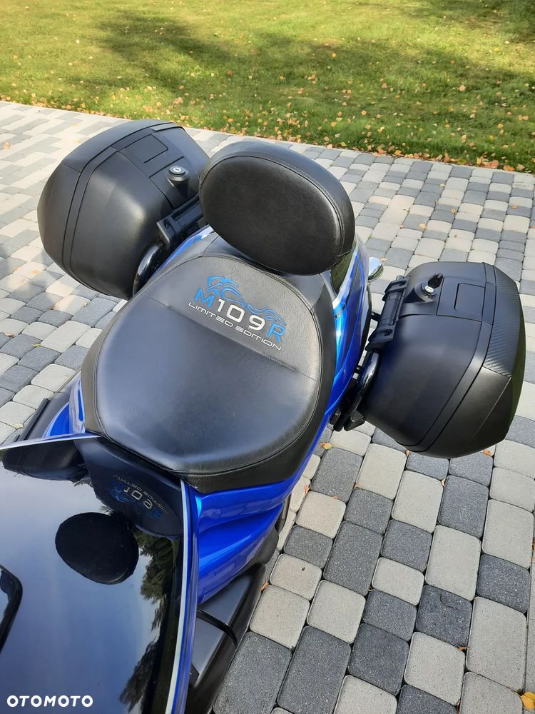 Suzuki Intruder - 8