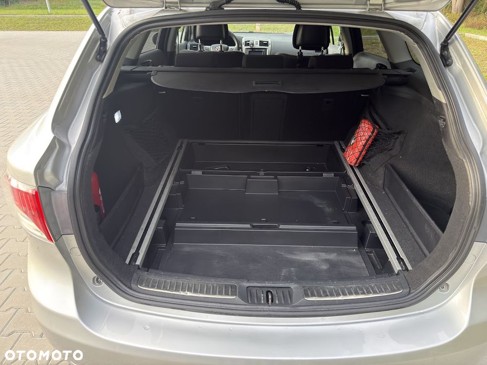 Toyota Avensis 1.8 Sol plus NAVI - 28