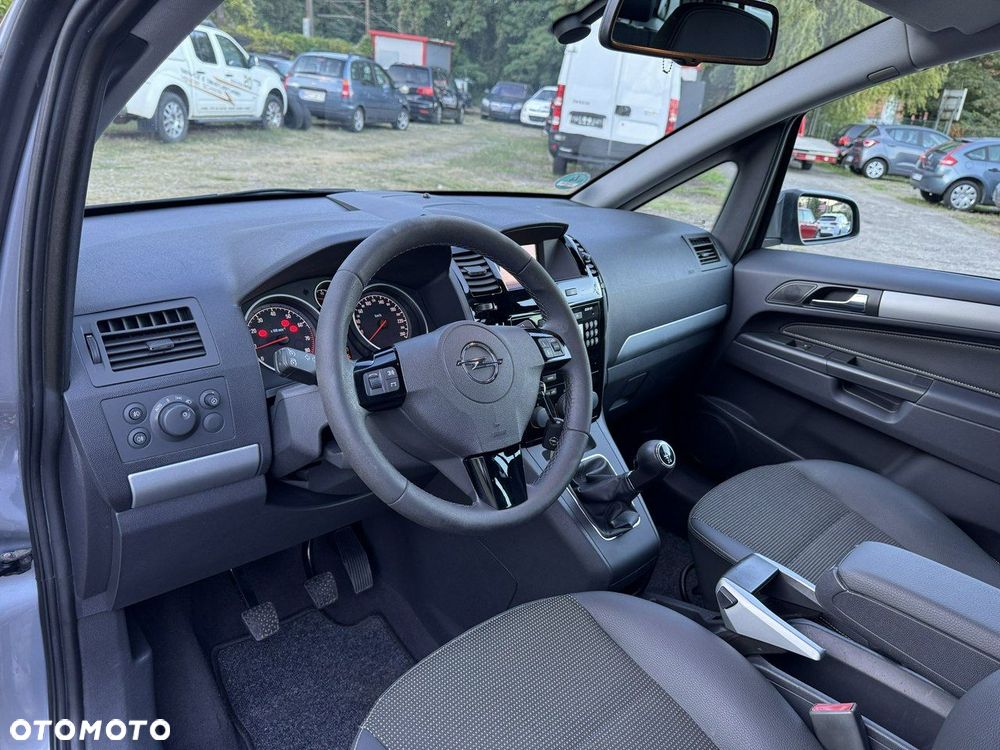 Opel Zafira - 26
