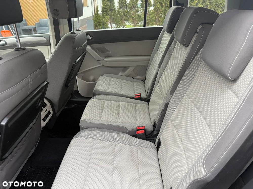 Volkswagen Touran - 20