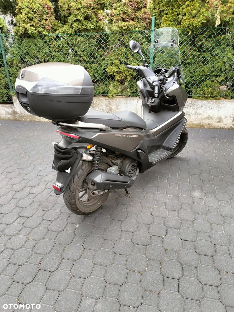 Kymco Skytown - 4