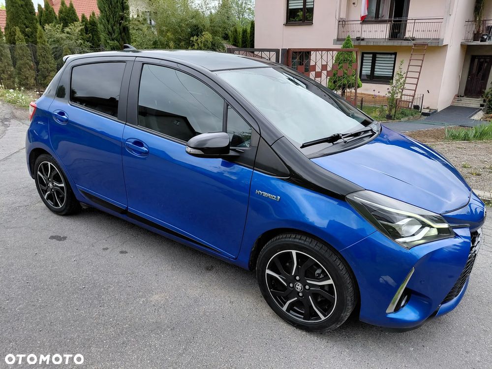 Toyota Yaris Hybrid 100 Selection Platinum - 38