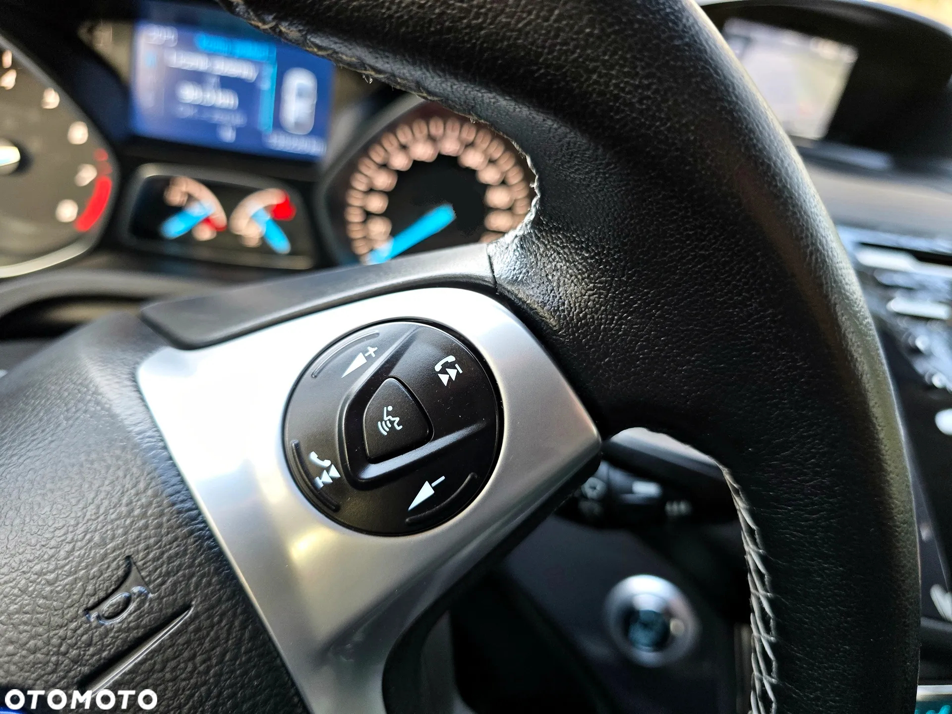 Ford Kuga - 13