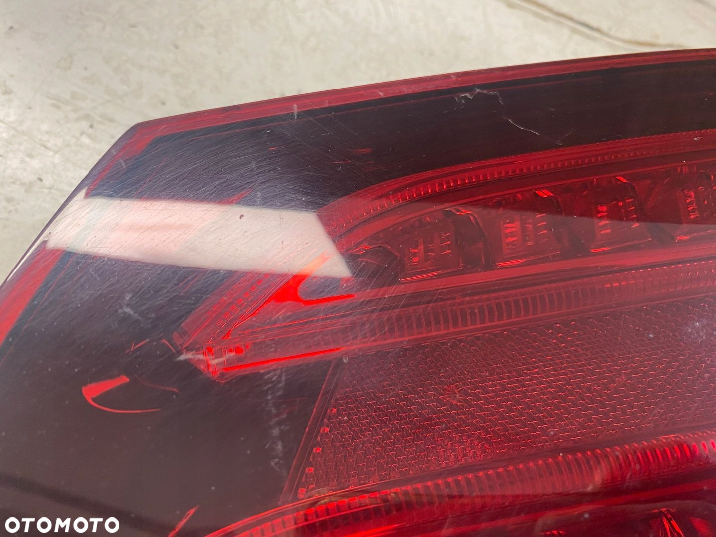 MERCEDES W212 KOMBI LIFT LAMPA PRAWY TYŁ W KLAPĘ - 6