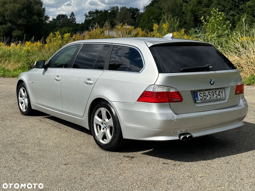 BMW Seria 5 525d xDrive - 11