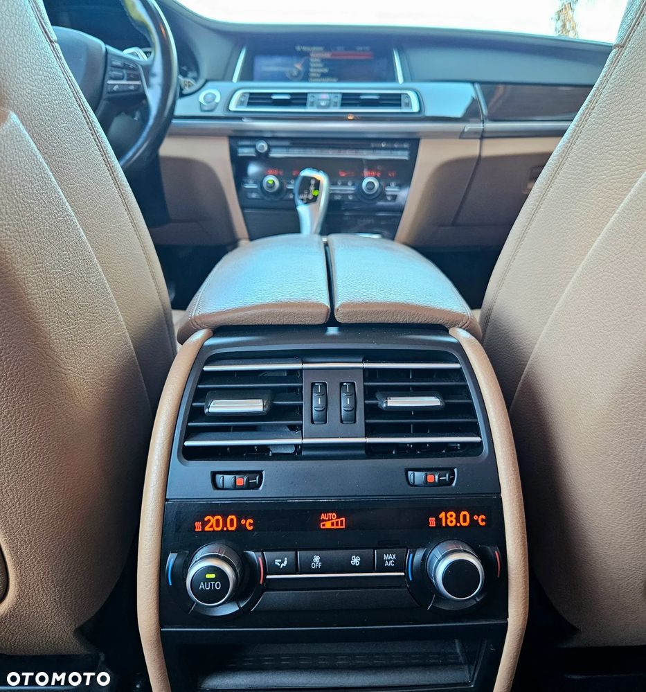 BMW Seria 7 740d - 23