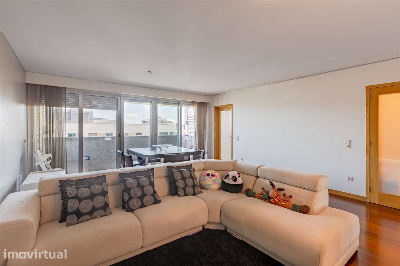 Apartamento T3 no Bessa com Varanda e Garagem box - Grande imagem: 2/38
