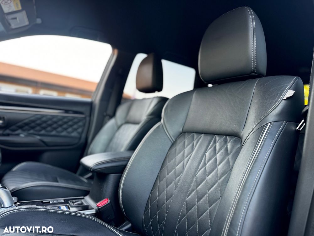 Mitsubishi Outlander - 14