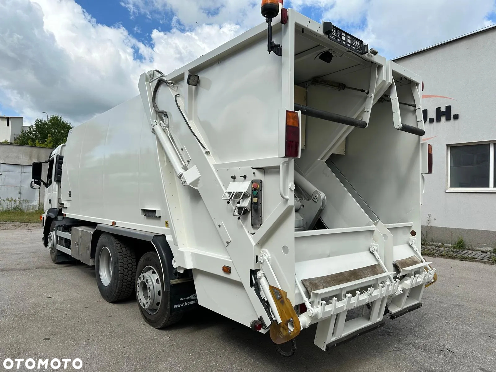 Volvo FM9 śmieciarka do segregacji NTM 20m3 EURO 5 - 7