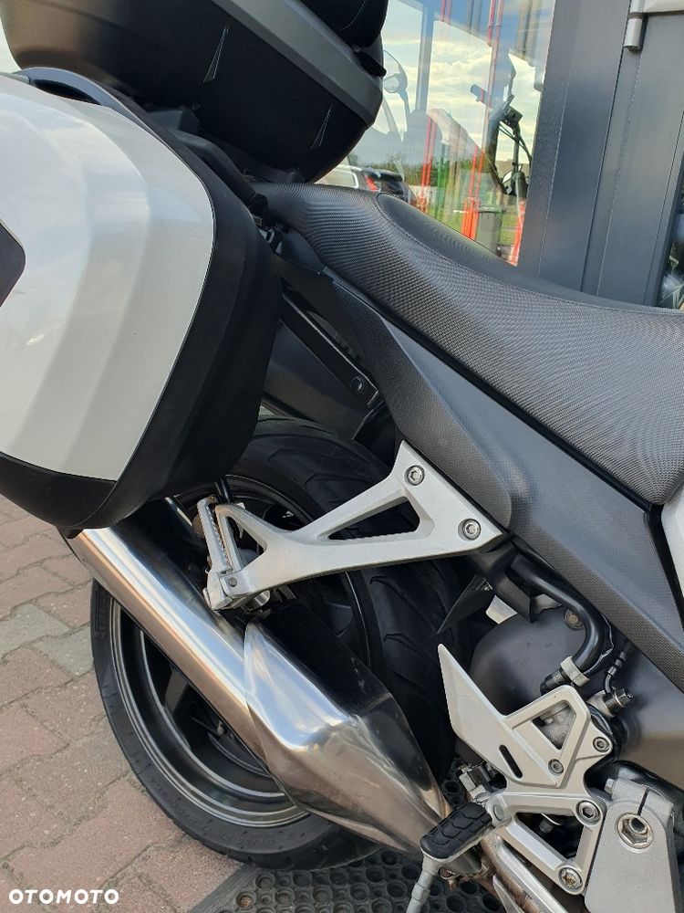 Honda VFR - 16