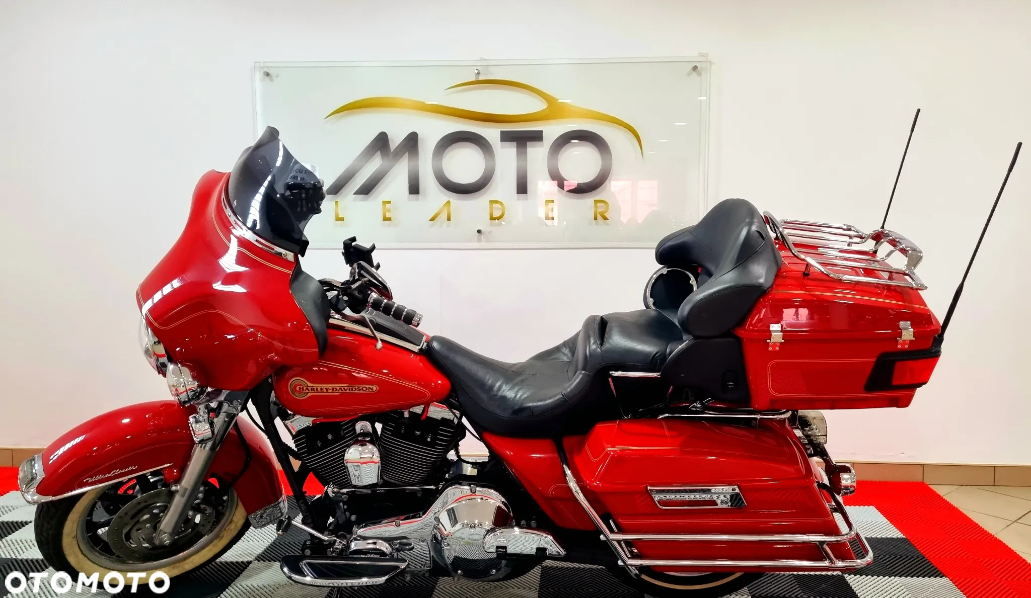 Harley-Davidson FLHTCU Ultra - 2