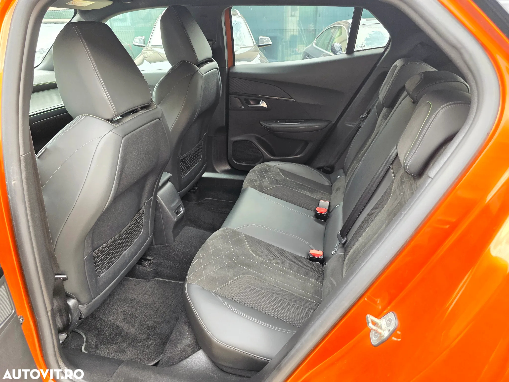 Peugeot 2008 PureTech 155 EAT8 GT Pack - 19