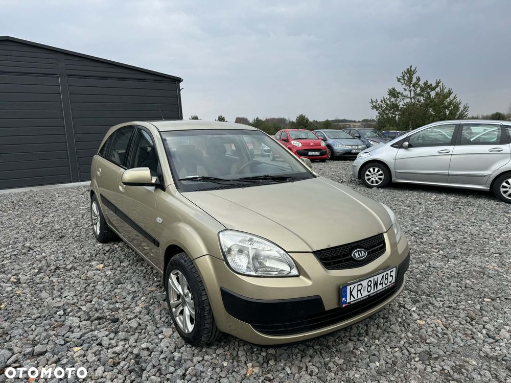Kia Rio 1.5 CRDi Family + - 7